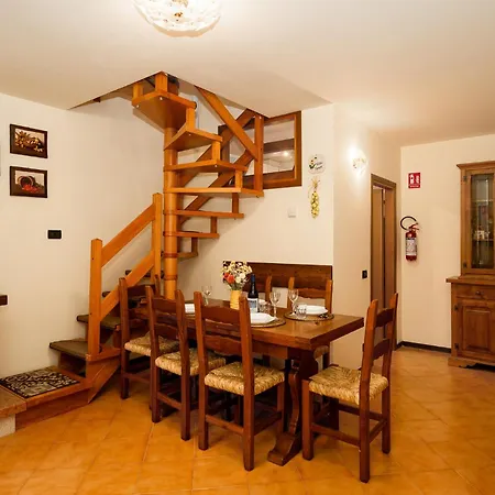 Apartamento Rifugio Tra I Boschi - Camino & Balcone *