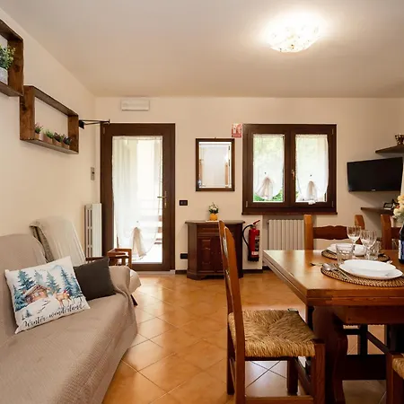 Rifugio Tra I Boschi - Camino & Balcone سيستولا