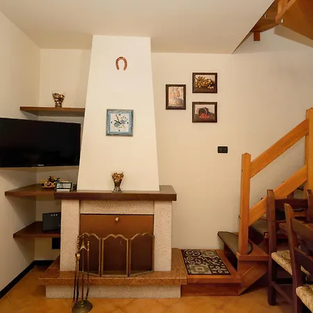 Rifugio Tra I Boschi - Camino & Balcone شقة