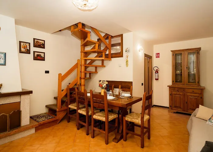Appartement Rifugio Tra I Boschi - Camino & Balcone *